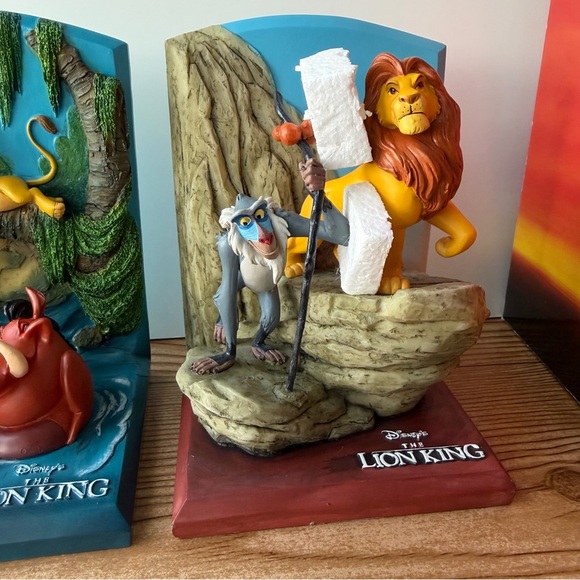 The Lion King Disney Hallmark Resin Book Ends Rare With Original Box & Packaging - Picture 6 of 16